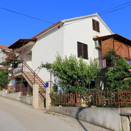 Apartment Apartments With A Parking Space Okrug Gornji, Ciovo - 1107