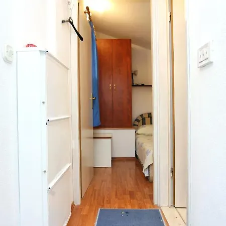 Apartment Apartments With A Parking Space Okrug Gornji, Ciovo - 1107